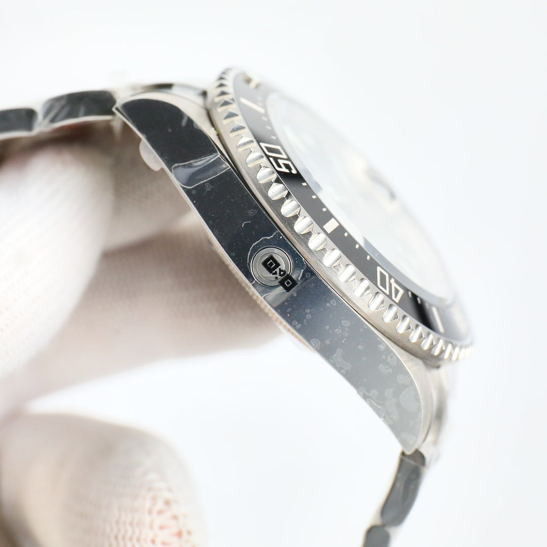 Rolex Sea-Dweller 43mm Silver Green