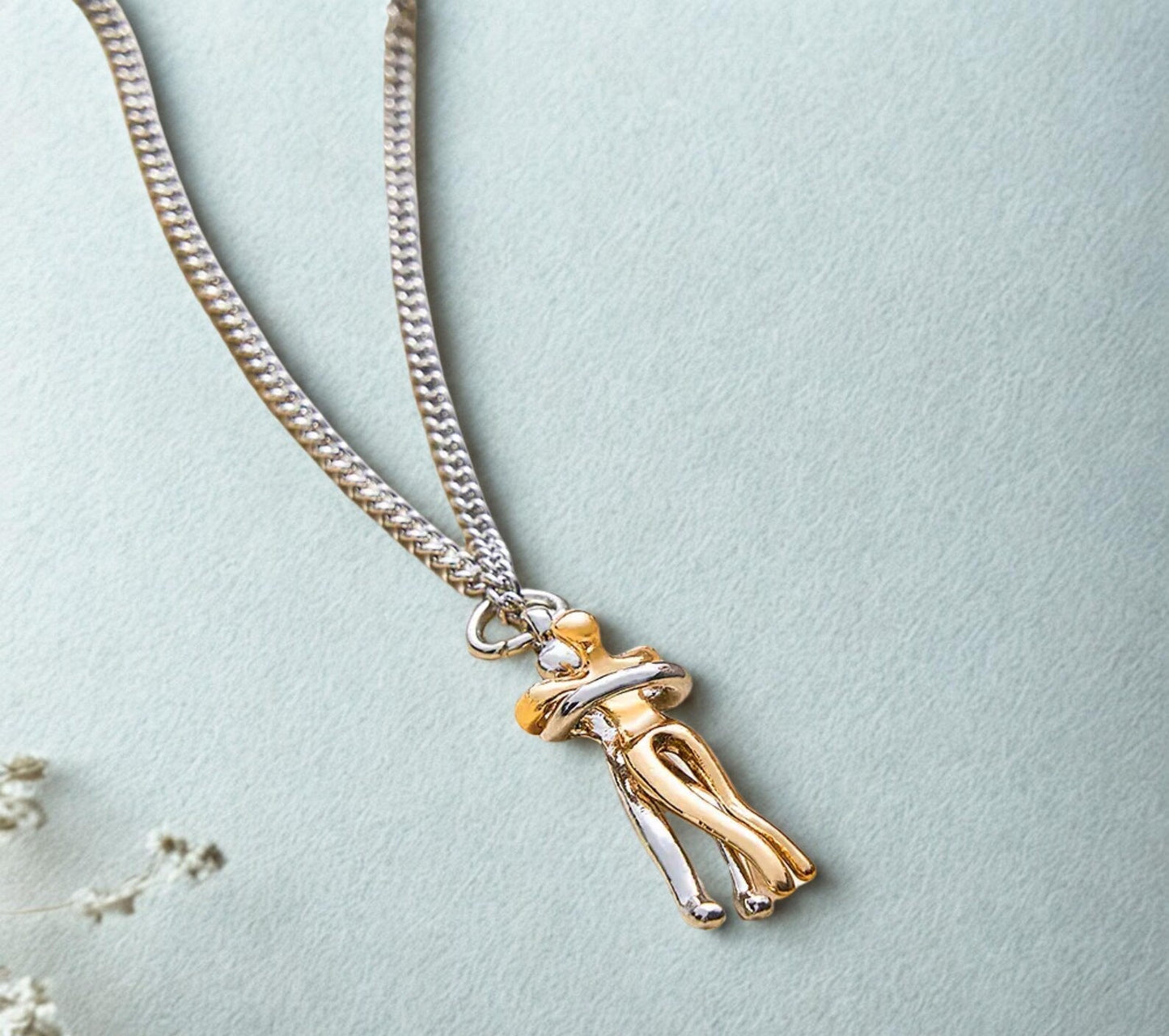 Sarılan Çift Kolyesi