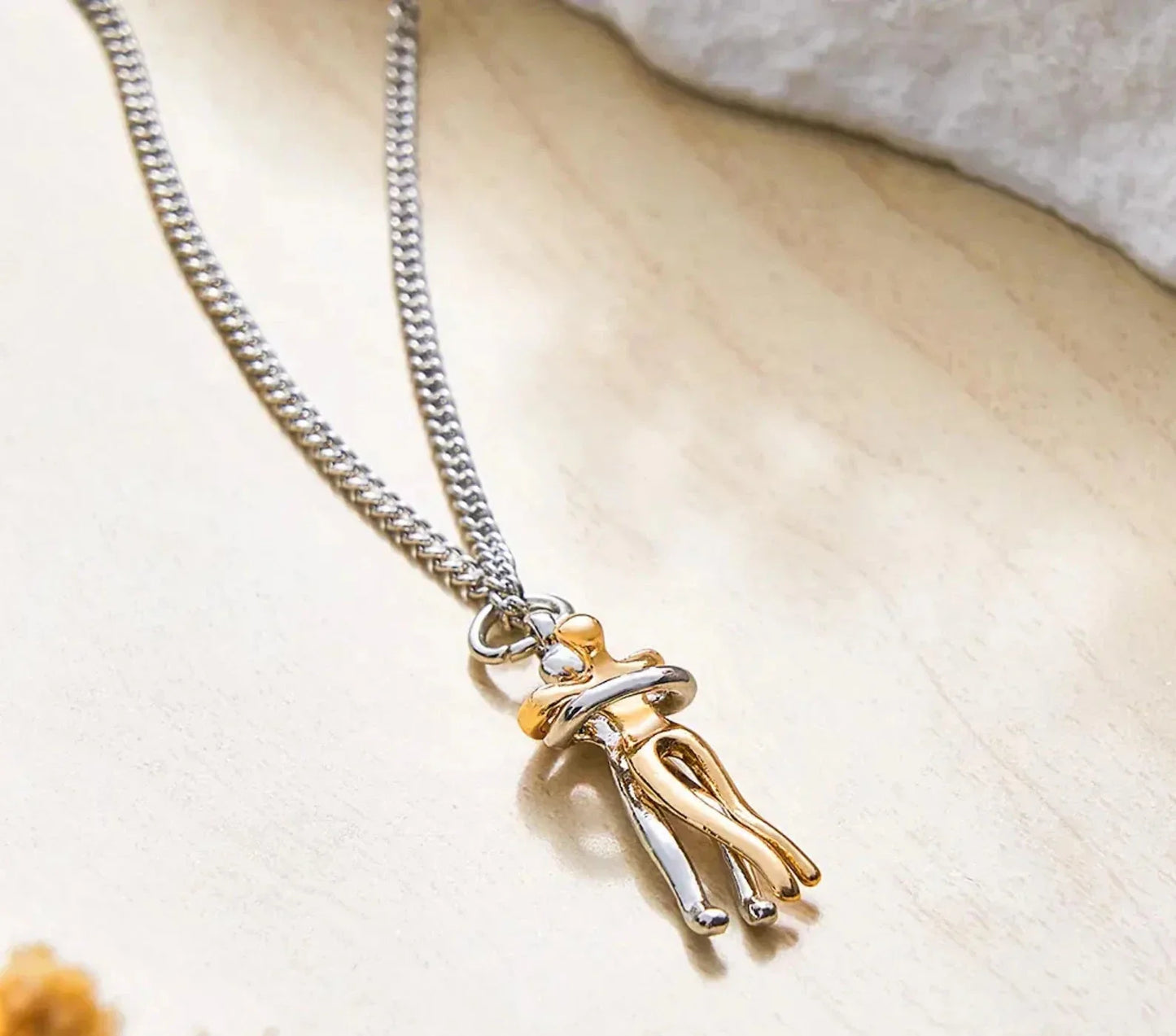 Sarılan Çift Kolyesi