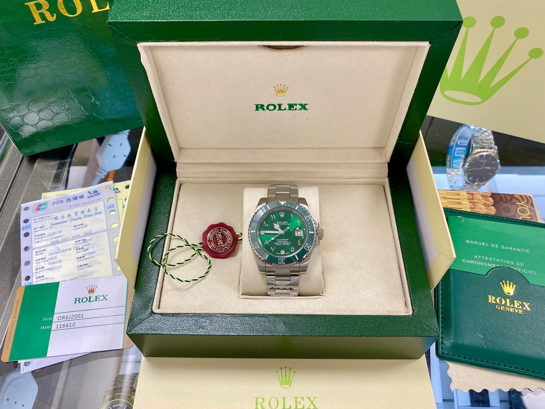 OYSTER PERPETUAL DATE 40MM WHITE & BLACK SHELL