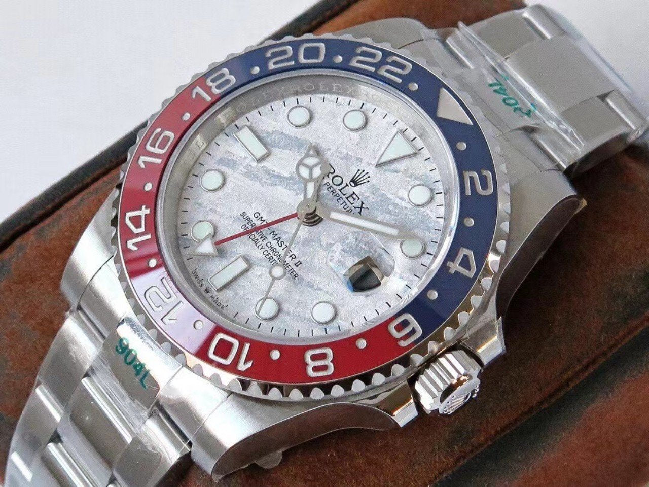 GMT-MASTER II PEPSI MATEORITE DIAL